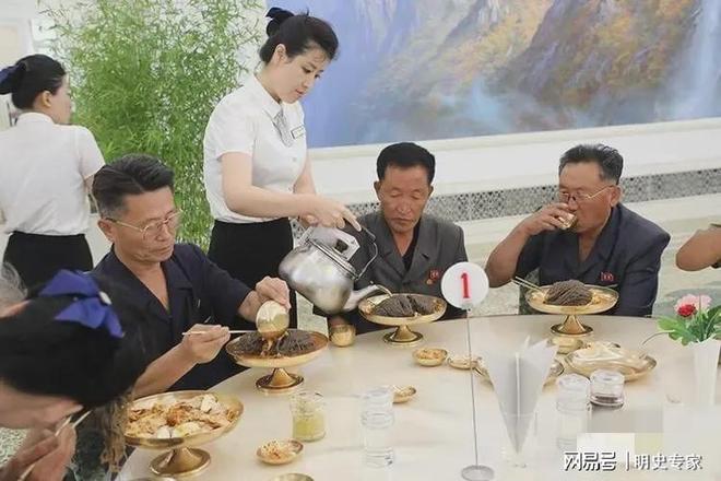 一天三顿都吃啥：玉米饭、泡菜、大酱汤开元ky棋牌作为我们邻居普通朝鲜人(图6)
