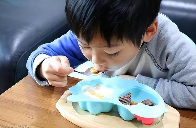 毒？重金属超标危害健康看你家有没有开元棋牌遭曝光的“釉上彩碗”有多(图24)